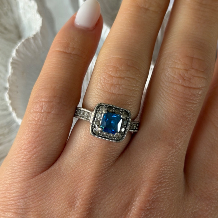 Vintage 925 Sterling Silver Blue & White Spinel Ring Size 6