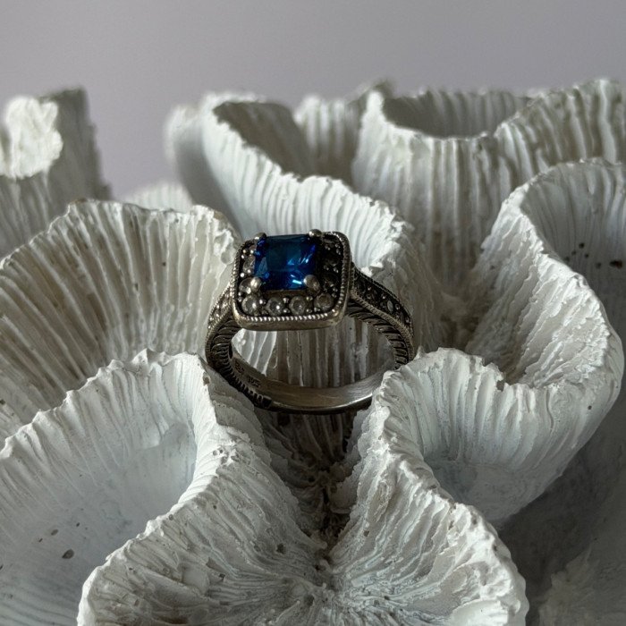 Vintage 925 Sterling Silver Blue & White Spinel Ring Size 6