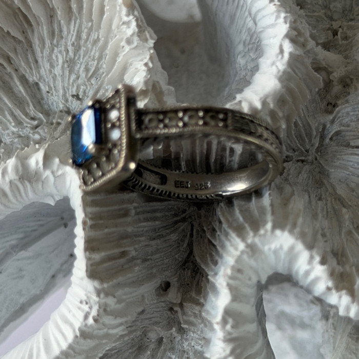 Vintage 925 Sterling Silver Blue & White Spinel Ring Size 6
