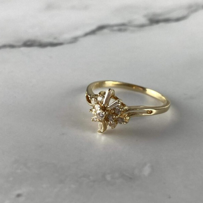 14K Yellow Gold Sapphire & Diamonds Ring Size 7.25