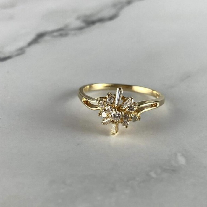 14K Yellow Gold Sapphire & Diamonds Ring Size 7.25