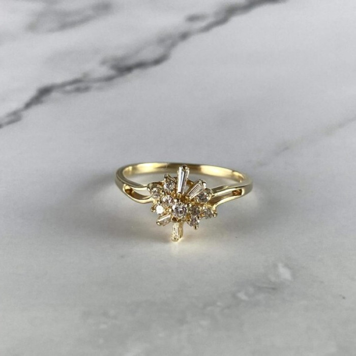 14K Yellow Gold Sapphire & Diamonds Ring Size 7.25