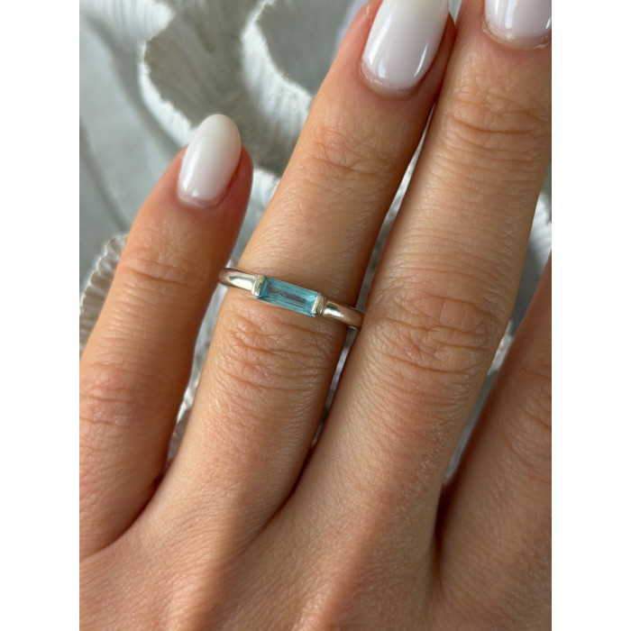 925 Sterling Silver Blue Topaz Ring Size 5.5