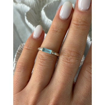 925 Sterling Silver Blue Topaz Ring Size 5.5