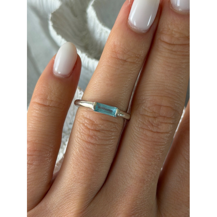 925 Sterling Silver Blue Topaz Ring Size 5.5