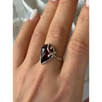 Beautiful Design 925 Sterling Silver Amber Ring Size 9