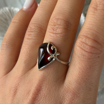 Beautiful Design 925 Sterling Silver Amber Ring Size 9