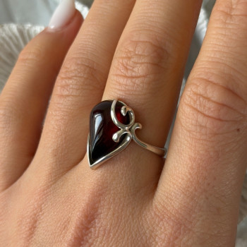 Beautiful Design 925 Sterling Silver Amber Ring Size 9