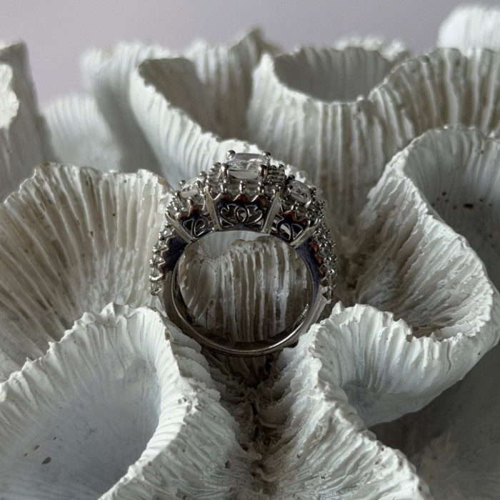 925 Sterling Silver White Topaz Ring Size 7