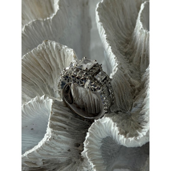 925 Sterling Silver White Topaz Ring Size 7