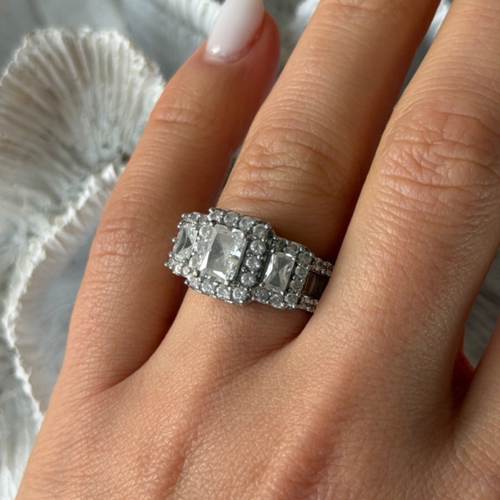 925 Sterling Silver White Topaz Ring Size 7