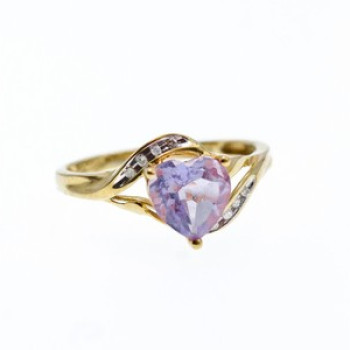 10K Yellow Gold Tourmaline & Diamonds Heart Ring Size 4.75