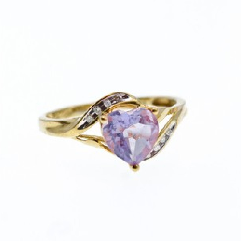 10K Yellow Gold Tourmaline & Diamonds Heart Ring Size 4.75