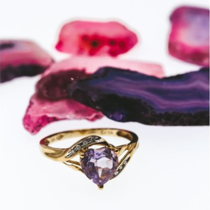 10K Yellow Gold Tourmaline & Diamonds Heart Ring Size 4.75