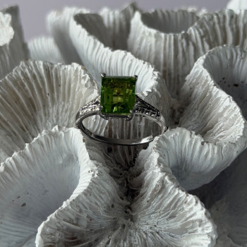 925 Sterling Silver Peridot Ring Size 10