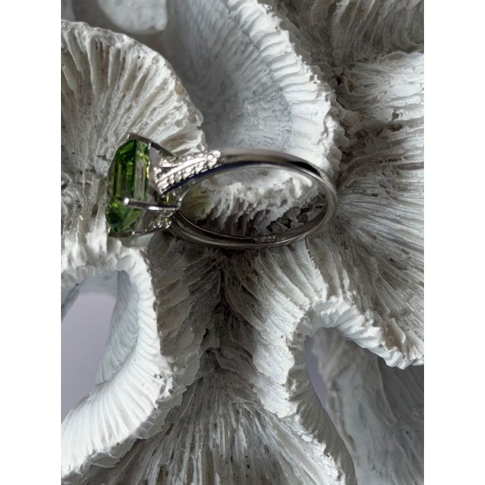 925 Sterling Silver Peridot Ring Size 10