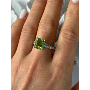 925 Sterling Silver Peridot Ring Size 10