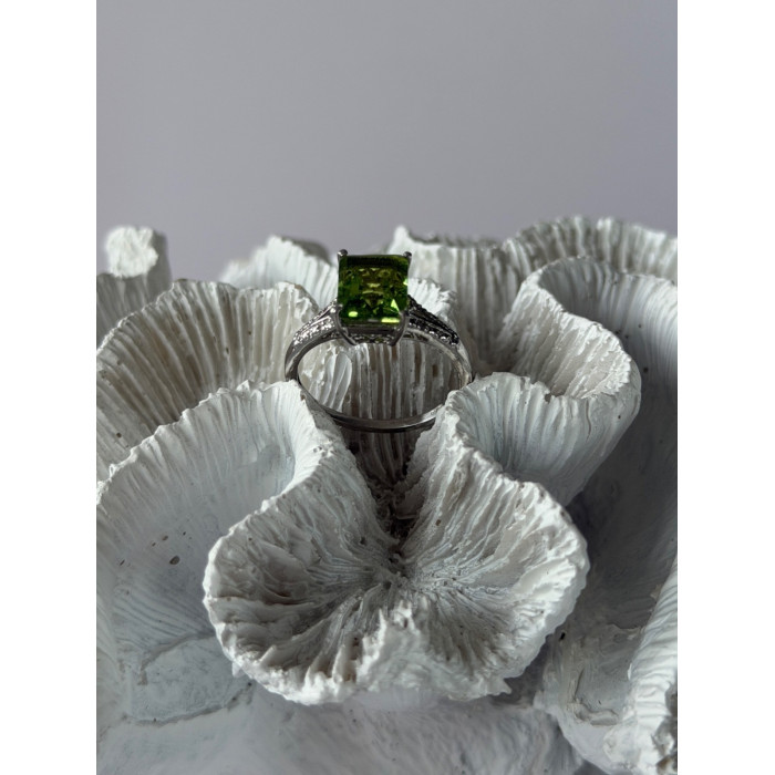 925 Sterling Silver Peridot Ring Size 10