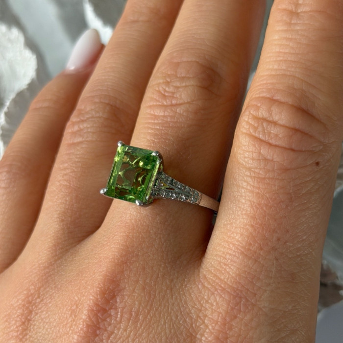 925 Sterling Silver Peridot Ring Size 10