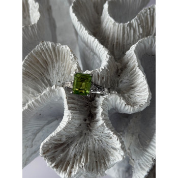 925 Sterling Silver Peridot Ring Size 10