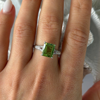 925 Sterling Silver Peridot Ring Size 10