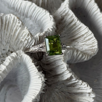 925 Sterling Silver Peridot Ring Size 10