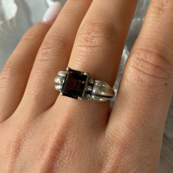 Avon 925 Sterling Silver Brown Tourmaline Ring Size 8