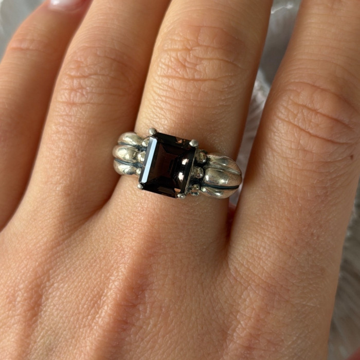 Avon 925 Sterling Silver Brown Tourmaline Ring Size 8