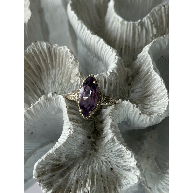 Beautiful Vintage 925 Sterling Silver Amethyst Ring Size 7
