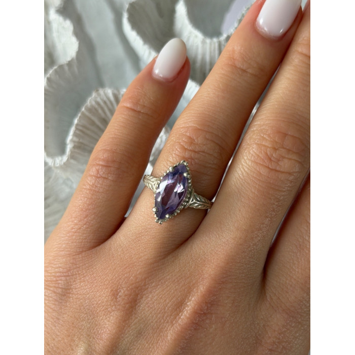 Beautiful Vintage 925 Sterling Silver Amethyst Ring Size 7