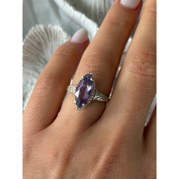 Beautiful Vintage 925 Sterling Silver Amethyst Ring Size 7