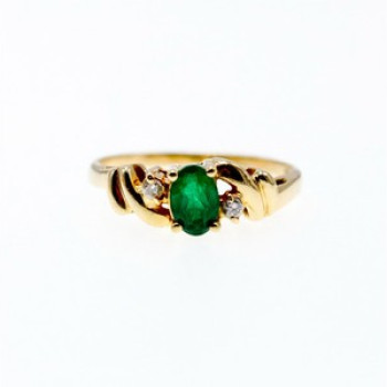 14K Yellow Gold Emerald & Diamonds Ring Size 8