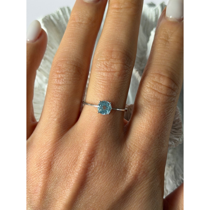 925 Sterling Silver Blue Topaz Ring Size 9