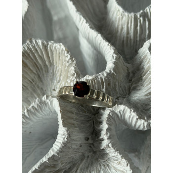 925 Sterling Silver Garnet Ring Size 9