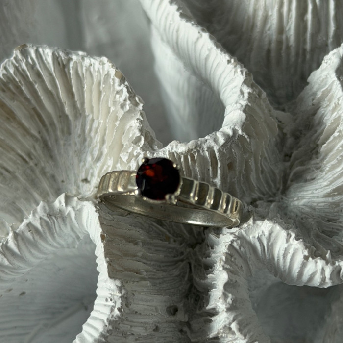 925 Sterling Silver Garnet Ring Size 9