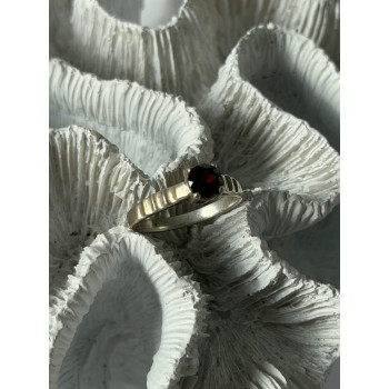 925 Sterling Silver Garnet Ring Size 9