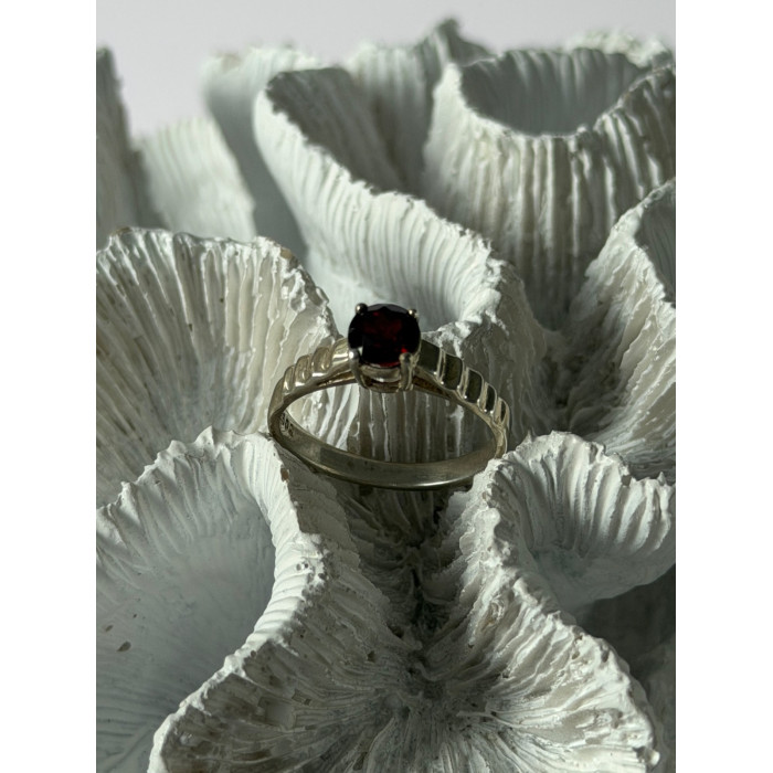 925 Sterling Silver Garnet Ring Size 9