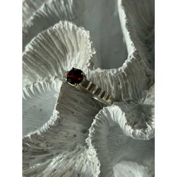 925 Sterling Silver Garnet Ring Size 9