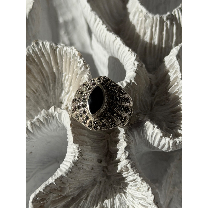 925 Sterling Silver Onyx & Marcasite Ring Size 6.5