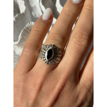 925 Sterling Silver Onyx & Marcasite Ring Size 6.5