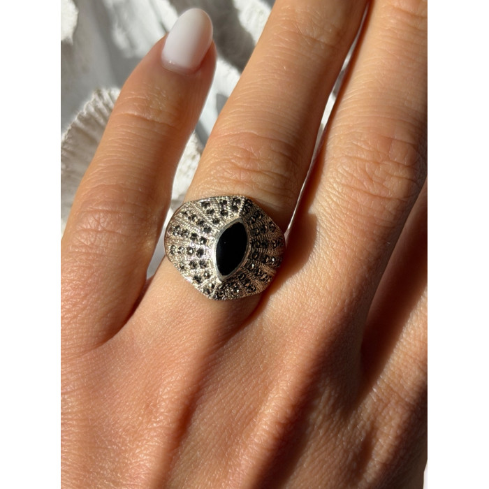 925 Sterling Silver Onyx & Marcasite Ring Size 6.5
