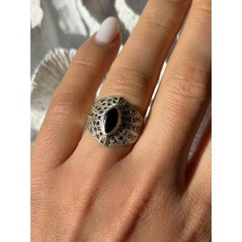 925 Sterling Silver Onyx & Marcasite Ring Size 6.5
