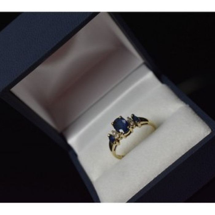 14K Yellow Gold Sapphire & Diamonds Ring Size 7