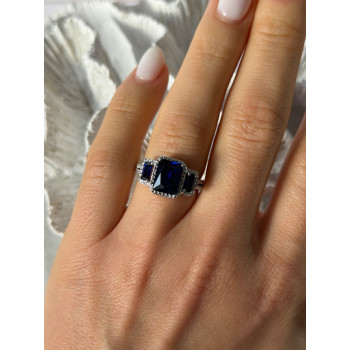 Beautiful 925 Sterling Silver Sapphire Ring Size 7