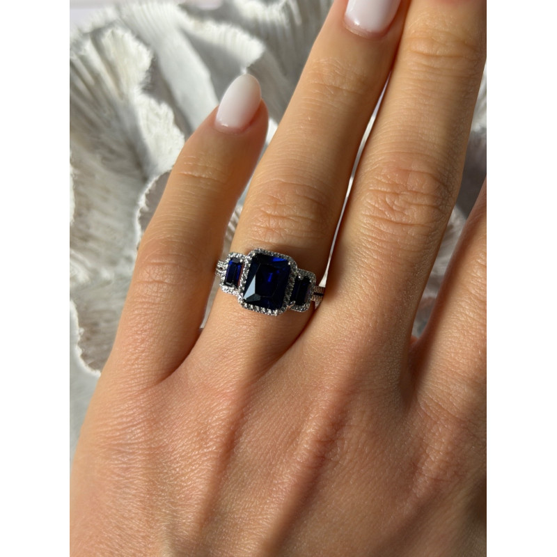 Beautiful 925 Sterling Silver Sapphire Ring Size 7
