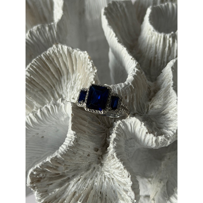 Beautiful 925 Sterling Silver Sapphire Ring Size 7