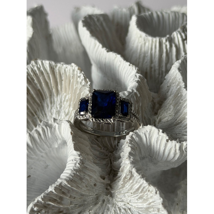 Beautiful 925 Sterling Silver Sapphire Ring Size 7