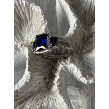 Beautiful 925 Sterling Silver Sapphire Ring Size 7