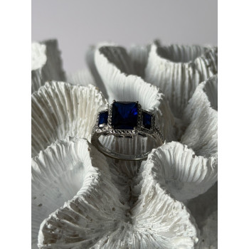 Beautiful 925 Sterling Silver Sapphire Ring Size 7