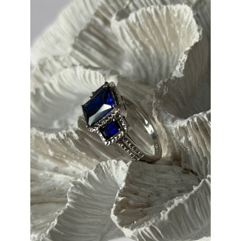 Beautiful 925 Sterling Silver Sapphire Ring Size 7